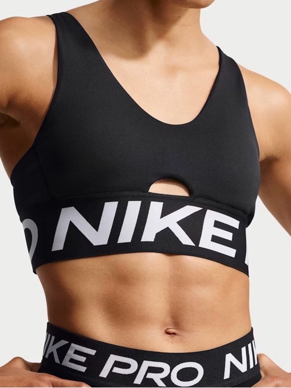Nike Pro Indy Plunge Size Medium